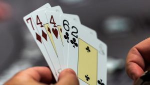 Ketahuilah Strategi Bermain Turnamen Poker Tanpa Batas